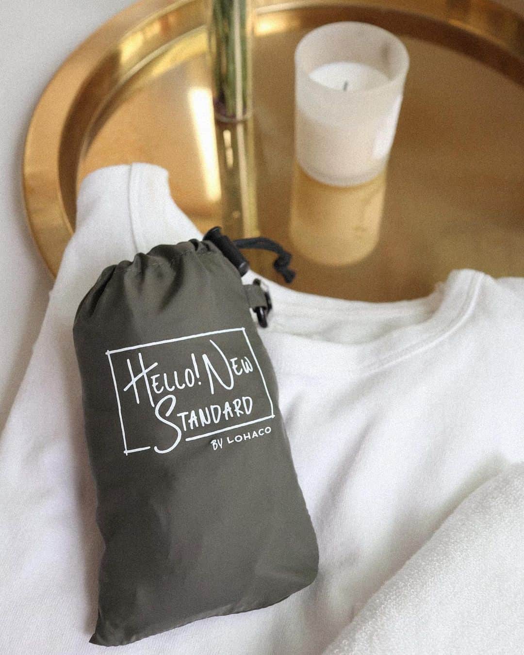 リナさんのインスタグラム写真 - (リナInstagram)「eco  bag 🌱 . レジ袋有料化が始まって、 毎日持ち歩いているエコバッグたち… . 小さめサイズから 大きめサイズまで… 用途に合わせて使い分けてます！ . 5人家族の我が家の買い物は毎回大量… なので、 スーパーに行くときは、 レジかごタイプが必須👍 . LOHACO限定のエコバッグは、 ナイロン素材なので、 汚れたらすぐに洗えるし、 クシャクシャっと畳めば 手のひらサイズになるので、重宝してる★ . 容量たっぷりだから、 夏は子供達の着替えやタオルを入れてそのままお出かけもできちゃうかも☀️ ...................................................... #ecobag #sustainable #eco #monipla #lohaco_fan #LOHACO #ロハコ #LOHACO限定 #ロハコ限定 #エコバッグ #マイバッグ #マイバッグ持参」7月15日 17時00分 - 1010koki0218