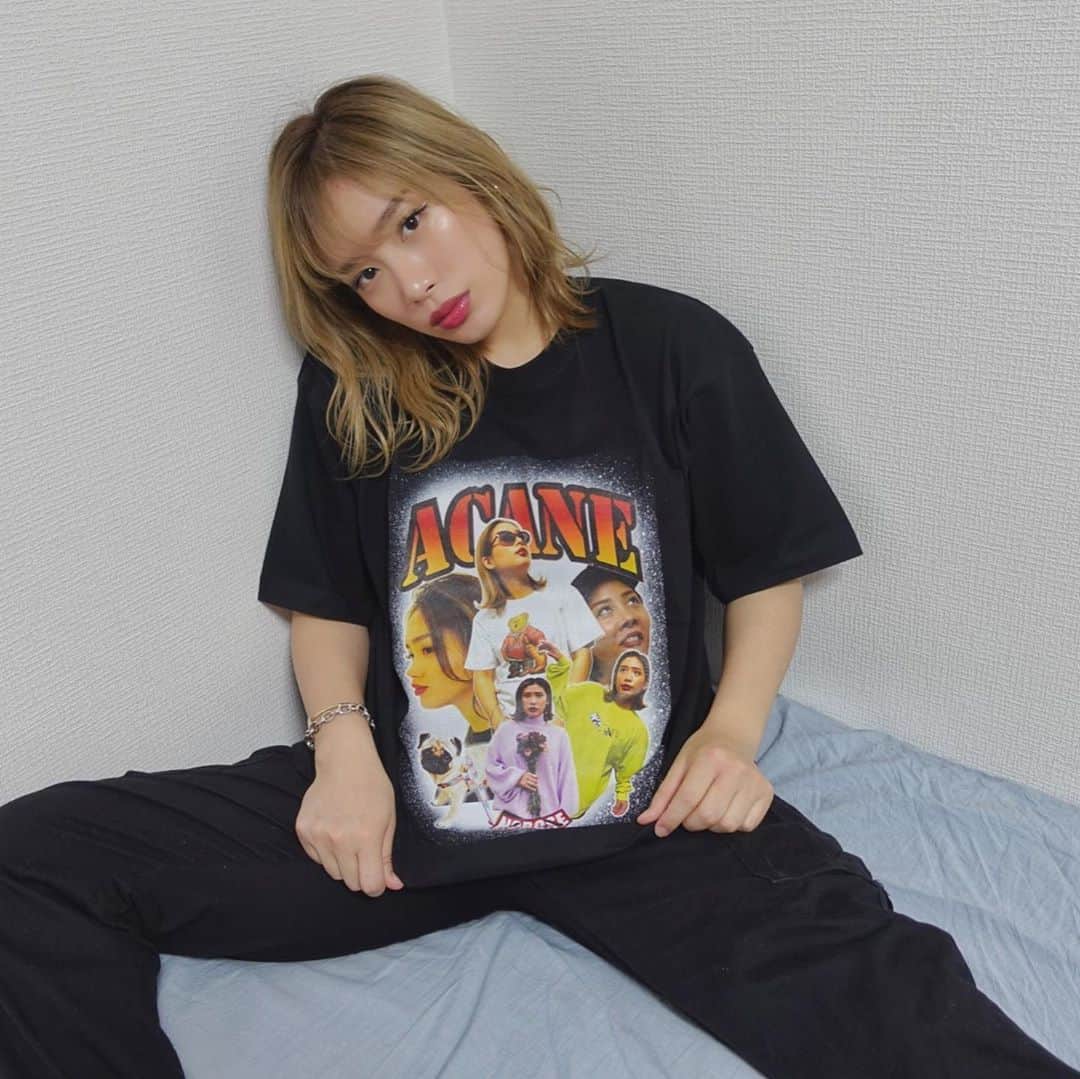 acaneのインスタグラム：「・ 《一日店長します！！》 NOBOSE × acaneのコラボTシャツが出ます🥰❤︎ ・ それに伴って ・ 2020.07.26 15:00〜18:00 福岡大名 HIGH STRUT MONSTER @hsm_fukuokaで 一日店長することになりました🙋🏼‍♀️🔥 何か購入していただいた方は acaneのソロの写真が撮れます🙋🏼‍♀️ ・ そしてレイさん @warunorirei のご好意で、 acaneのグッズもいくつか 持っていきます😭🌈🌈🌈 会いに来てなあ〜☺️🥰✨ ・  《注意事項》 ✔︎一緒に写真撮影ができません。 ✔︎購入していただいたものいずれか一点にサインさせていただきます。 ✔︎握手(ハグ)ができません。 ✔︎15:00〜18:00の長時間の滞在はご遠慮ください。 ✔︎プレゼント受け取れます 🎁🎁🎁❤︎←うるさ ・ ・ ※マスクの着用、入り口での消毒をご協力よろしくお願いします。」