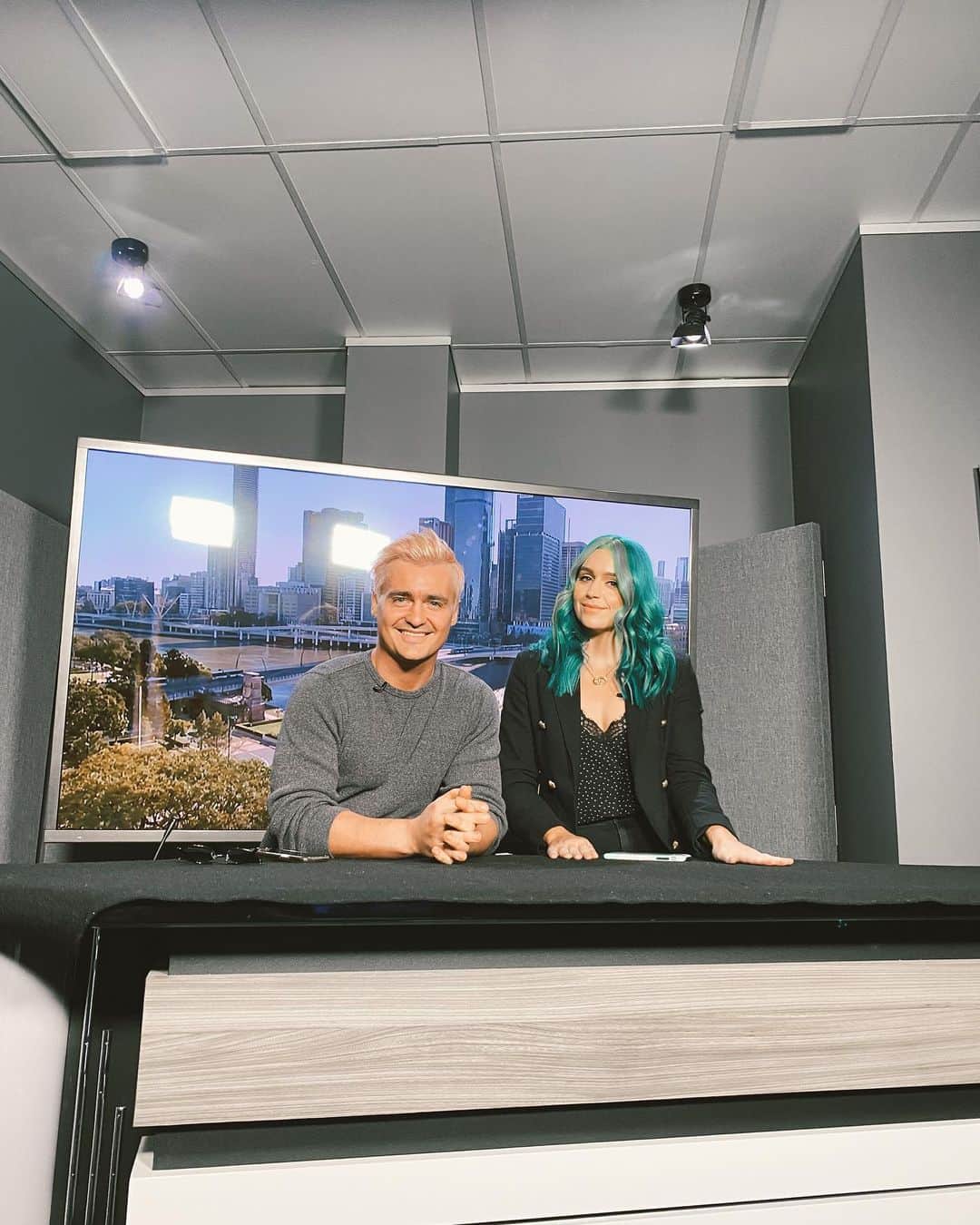 シェパードのインスタグラム：「Live in 10 mins on Channel 7! @channel7queensland @morningshowon7」