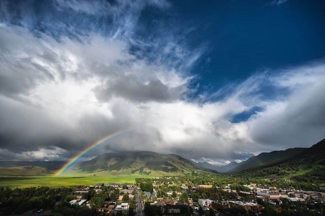 National Geographic Travelさんのインスタグラム写真 - (National Geographic TravelInstagram)「Photo by @taylorglenn  A rainbow appears over the town of Jackson, Wyoming, and the National Elk Refuge as a thunderstorm clears out of the valley. Follow @taylorglenn for more from #Wyoming and beyond.」7月15日 9時05分 - natgeotravel