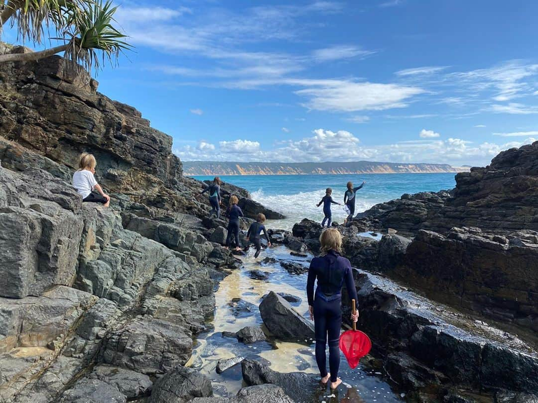 クリス・ヘムズワースさんのインスタグラム写真 - (クリス・ヘムズワースInstagram)「Another incredible few days on the Australian coast. Huge thank you to @lotus_caravans for hooking us up with the greatest caravan on the market! Australian owned and made, absolute beast! 🤙💪 @australia @elsapatakyconfidential @liamhemsworth @lukemun @aprilmun @wild.ark」7月15日 9時07分 - chrishemsworth