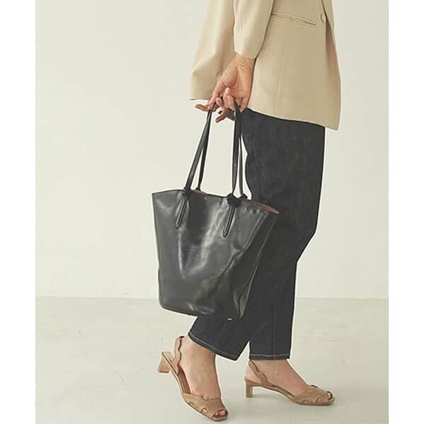 TOPKAPI / トプカピさんのインスタグラム写真 - (TOPKAPI / トプカピInstagram)「  《TOPKAPI TREASURE》     2020f/w PRE order gloss leather bucket bag ¥19,800（in tax）  @topkapi_official   #bag#2020aw#topkapi_bag#autumn#winter#fashion#japan#topkapi#トプカピ#topkapi_bag」7月15日 9時20分 - breath_official_