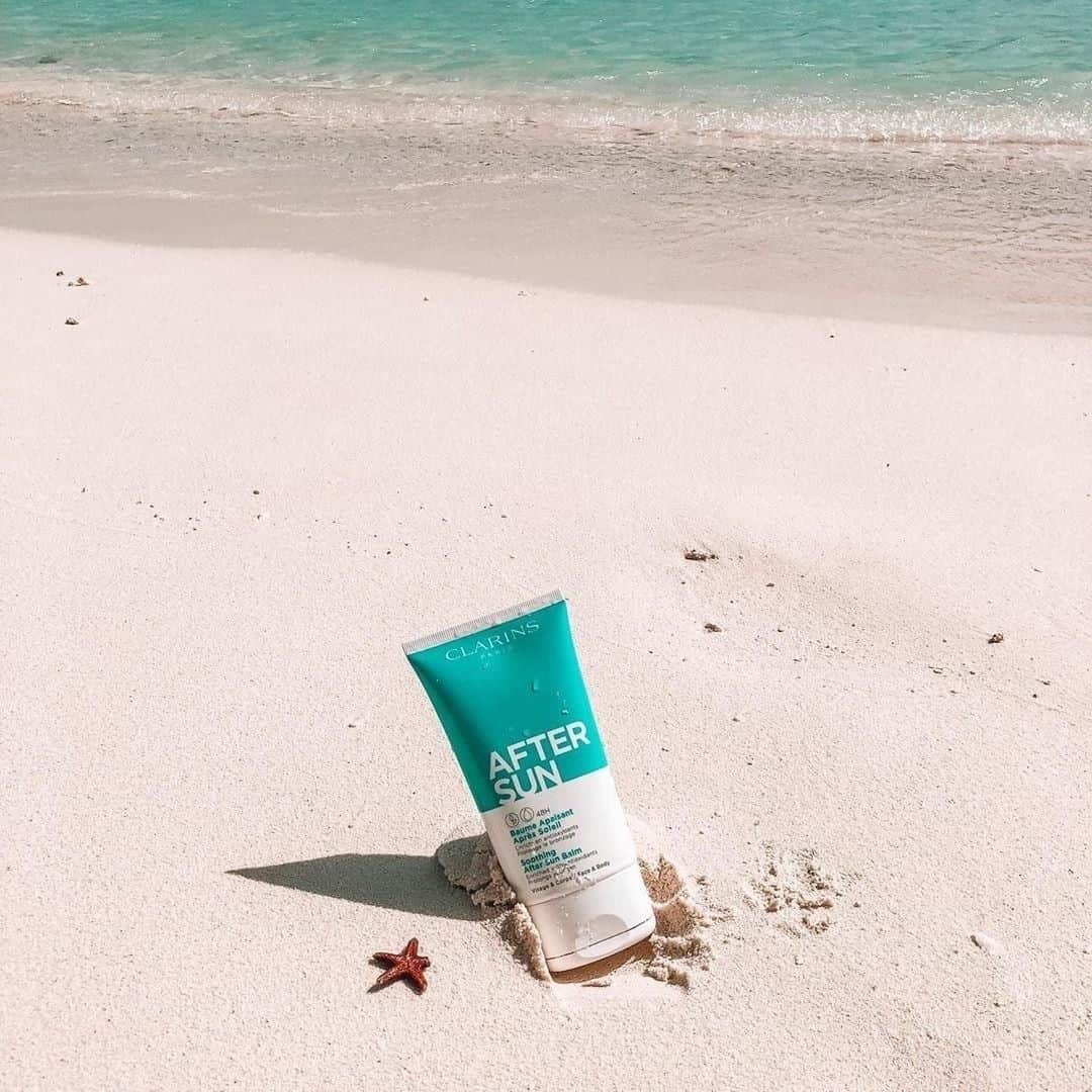Clarins Canadaさんのインスタグラム写真 - (Clarins CanadaInstagram)「Clarins aftersun products are essential when it comes to comforting the skin from the harmful effects of free radicals which continue to threaten its youthfulness, even after sun exposure. They help soothe feelings of hot skin and comfort it while intensifying, prolonging and enhancing your tan.☀️😌⁣ __________⁣ Les après soleil Clarins sont indispensables pour réconforter la peau des méfaits des radicaux libres qui continuent à menacer sa jeunesse, même après l’exposition. Ils atténuent les sensations d’échauffement et réconfortent la peau tout en intensifiant, prolongeant et sublimant le bronzage.☀️😌⁣ .⁣ .⁣ .⁣ 📸 : @clarinsrussia⁣ #Clarins #ItsAllAboutYou #ClarinsSunCare」7月15日 10時30分 - clarinscanada