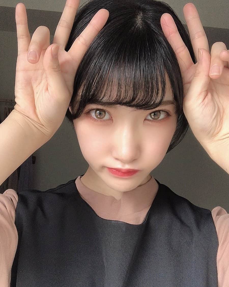 東条蒼のインスタグラム：「＊ ・ ・ ・ ぴすぴす❤️ ・ ・ ・  ・  #東条蒼 #クルーズグループ #セクシー女優 #av女優 #メガネ女子 #黒髪 #ショートヘア #あおたん　#teamメレンゲ #followｍe #following #japan #girl #photooftheday #tagsforlikes #instalike  #台湾 #香港 #粉我 #拍照 #照片 #人像攝影」