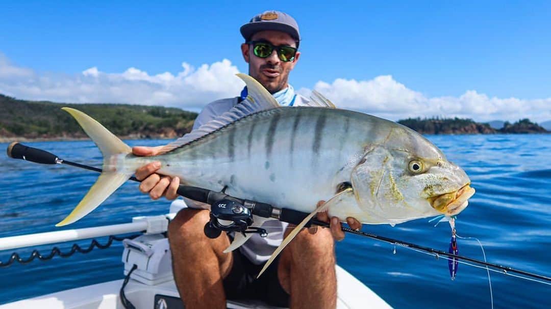 Electric_Fishingさんのインスタグラム写真 - (Electric_FishingInstagram)「@frothcafe2 with a beautiful golden trevally.⁣ ⁣ #ElectricSunglasses⁣ #PolarizedSunglasses⁣ #StyleThatPerforms⁣ #ElectricFishing」7月15日 10時49分 - electric_fishing