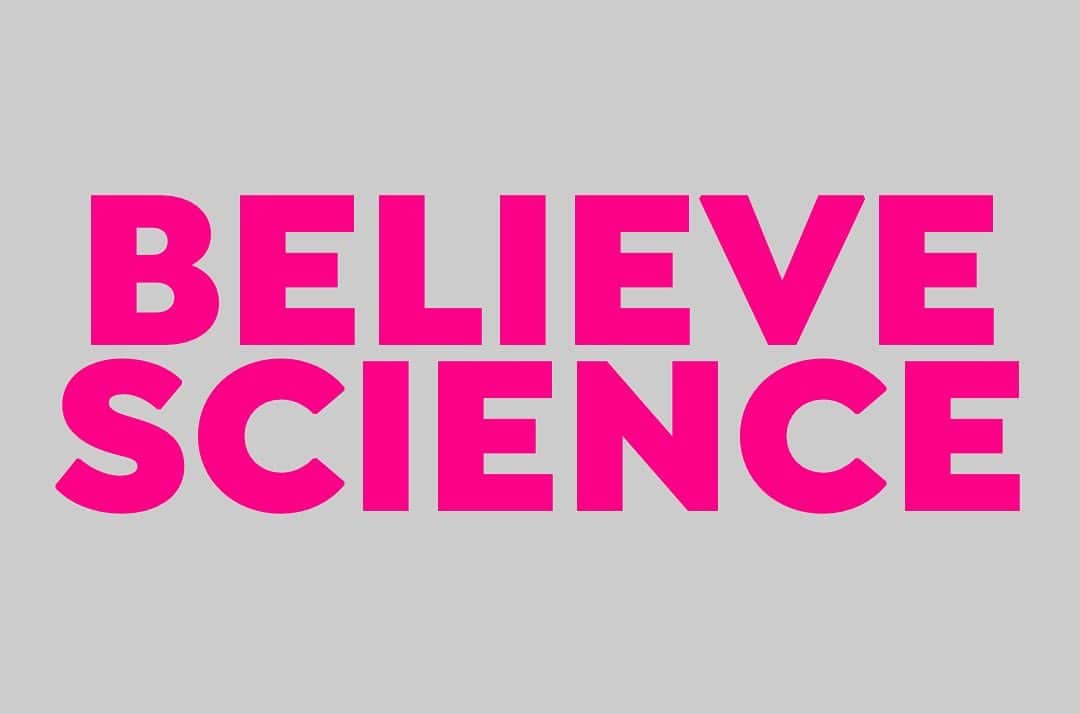 アダム・シャピロのインスタグラム：「Never thought I’d make a “believe science” sign and post it on my insta, but here we are, and it needs to be said. #WearAMask」