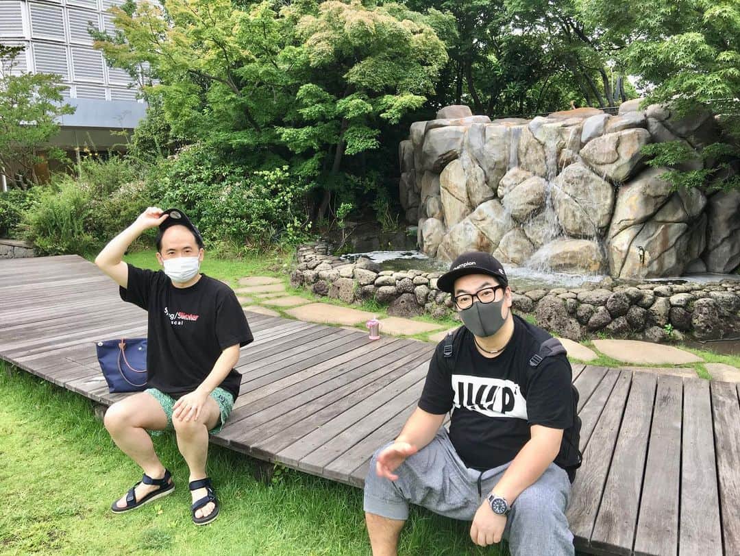 GO!皆川さんのインスタグラム写真 - (GO!皆川Instagram)「斉藤さんファミリーと斉藤さんの聖地巡礼ツアー散歩。 お子ちゃまが思いっきりストレス発散してました。 ごーみなも久々思いっきり外の空気をラブ注入。 思い出のラーメンとハンバーグ。 同期なのにご馳走様でした。」7月15日 11時54分 - go_minagawa