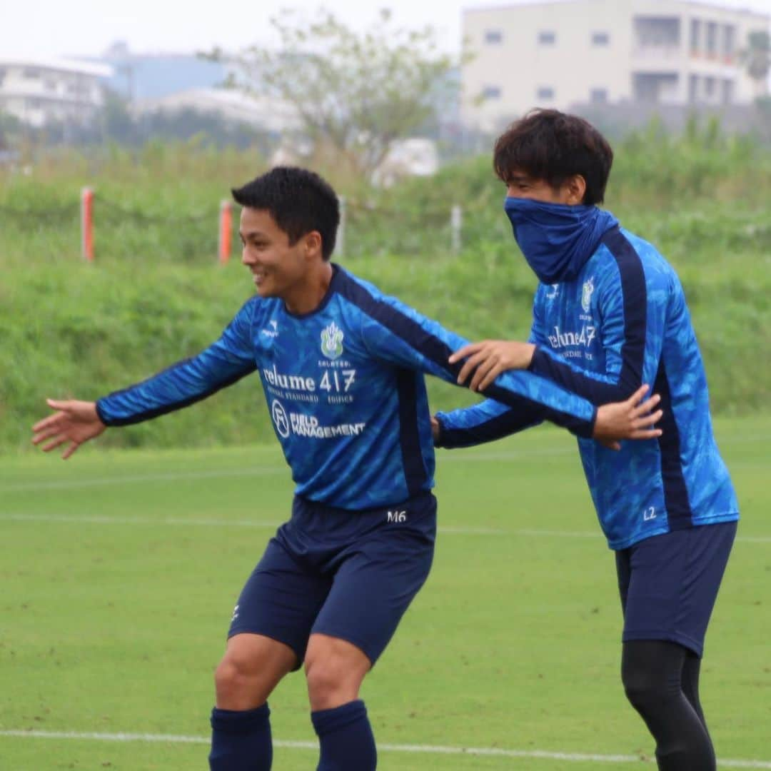 湘南ベルマーレさんのインスタグラム写真 - (湘南ベルマーレInstagram)「オフ明けトレーニング⚽️ みんな元気です😊☺️ ・ 3日後、18日（土）はアウェイ柏レイソル戦🔥 全員でいい準備をします。 ・ #湘南 #ベルマーレ #湘南ベルマーレ #bellmare  #たのしめてるか #PROGRESSION #前進 #毛利駿也 #古林将太 #坂圭祐 #茨田陽生 #松田天馬 #中川寛斗 #齊藤未月 #三幸秀稔」7月15日 17時34分 - shonan_bellmare