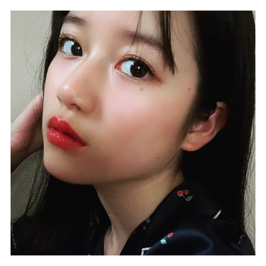 河村果歩さんのインスタグラム写真 - (河村果歩Instagram)「🌈🍒 ・ ・ 今日は…皆さんに宣言したい事があります！ 気づいた方もいたと思うのですが、最近私が付けるようになったハッシュタグ何か分かりますか？(о´∀`о) ・ ・ ・ ・ 正解は！ #果歩の大人化計画書　です✨ ・ ・ ・ 今まで、学校が始まって大変な事沢山あったと思います。私の投稿を見て少しでも明るい気持ちになってもらえるよう、笑顔多めの明るい投稿を心がけていました！ ・ ・ 最近、DMなどを読んでいて、 。・°°・(＞_＜)・°°・。←（しゅんです）コメントが少なくなってきていて、happyコメントが多くなって嬉しいです🥰 ・ ・ 最後まで読んで頂きありがとうございました😊 私らしい大人化をしていこうと思いますので応援宜しくお願いします🌈🍒 ・ ・ ・ #河村果歩　#果歩の大人化計画書 #大人っぽ #かほっこ🌈🍒へのメッセージ #guパジャマ #ニコラ　#ニコモ」7月15日 17時35分 - kawamura_kaho_official