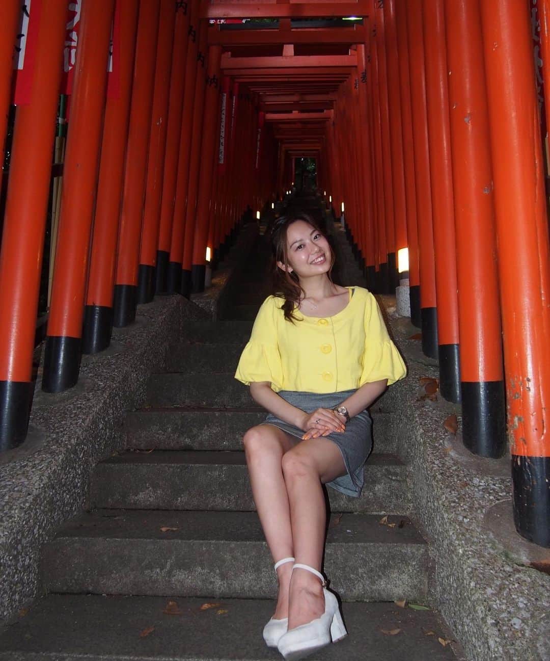 志村玲那さんのインスタグラム写真 - (志村玲那Instagram)「#このまえおでかけした時の👗💜 #いっぱい歩き回ったよ✨ #ためぶるーでお散歩したの🦋💙 #まどかが一眼レフのカメラを持ってきてくれたからたくさん写真撮ったんだよ👻 #ありがとう💕  撮影者:@ruru_61310  #鳥居　#⛩ #神社めぐり　#東京のお伊勢様 #都内神社　 #ワンピース  #yellow」7月15日 17時29分 - rena_shimura