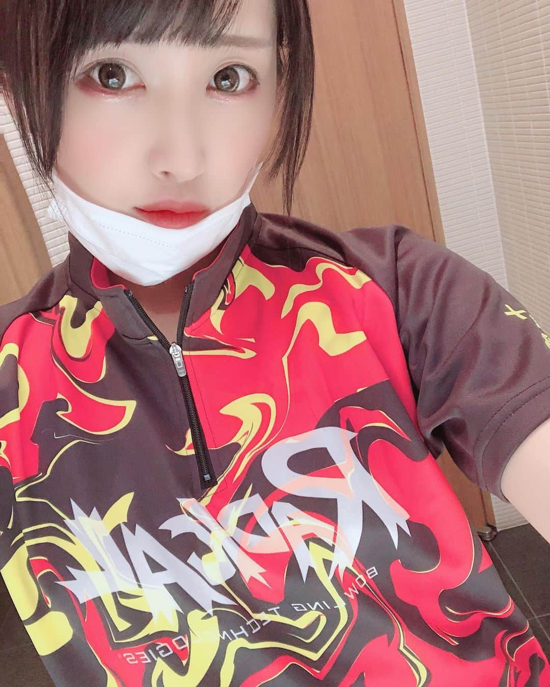 のインスタグラム：「おはくま🐻 . . 伝わらないポニーテール🐴💦 . . #おはよう #gm #goodmorning #おはくま #ボウリング #bowling #볼링 #🎳 #ユニフォーム #radical #red #スポーツ女子 #大会 #日々の出会いに感謝 #バクステ外神田一丁目 #熊本美和 #アイドル #idol #일본 #아이돌 #アイドルボウラー #Pリーガー #プロボウラーになりたい #japanesegirl #followme #kawaii #makeup #beauty #黒髪 #すきぴ」