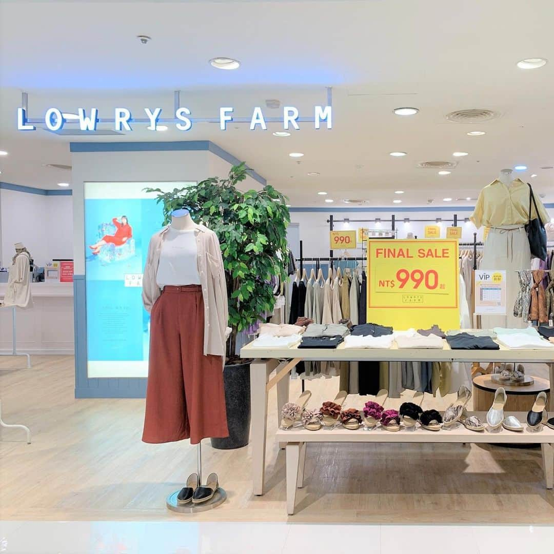 LOWRYS FARM-TWさんのインスタグラム写真 - (LOWRYS FARM-TWInstagram)「\ FINAL SALE 再加碼 / 夏季新品低至5折起! 期間限定滿額現折優惠😍 . 集合日本人氣女裝品牌，全面特價中!! ▪ @lowrysfarm_tw ▪ @heather_taiwan ▪ @jeanasis_tw . @dotst_taiwan 台灣官網同步優惠❤️ . #lowrysfarm #new #lf_tw #tops #summer #summeroutfit #summerfashion #lookbook #style #snap #穿搭 #大人カジュアル #love #instagood #photooftheday #fashion #beautiful #happy #cute #tbt #sale」7月15日 12時35分 - lowrysfarm_tw