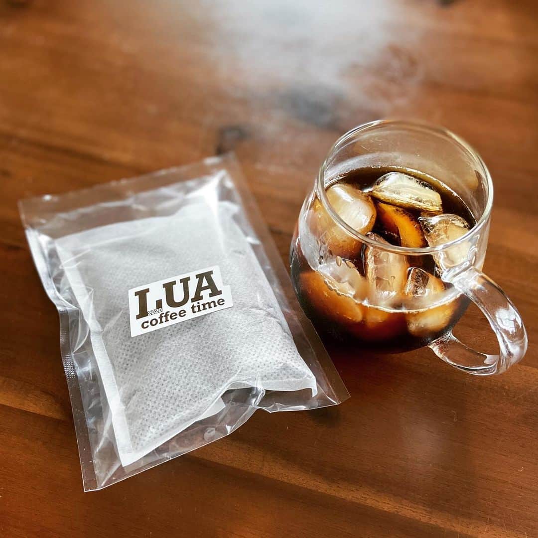 望月嶺臣のインスタグラム：「LUAcoffeetimeの水出しコーヒー送ってもらいました！ まろやかで美味しいです。 興味のある方は是非飲んでみてください！  #luasoccerschool  #luacoffeetime #icecoffee  #水出しアイスコーヒー」