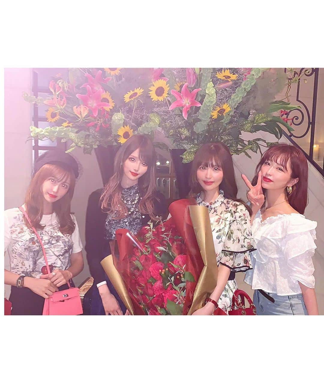 桜咲乃愛さんのインスタグラム写真 - (桜咲乃愛Instagram)「ジョエル・ロブションプライベートサロンでゆいさんのお誕生日会🥰💓💓💓🍾✨  セッティング可愛すぎた〜🥰💓💓💓楽しくて時間経つのあっという間だった！😆♥️♥️🍴  おめでとう〜🥰💕💕💕💕✨  #ジョエル・ロブション#ジョエルロブション #ジョエルロブション恵比寿 #joellerobuchon #プライベートサロン#ディナー#お誕生日会#バースデーディナー #お誕生日パーティー」7月15日 12時52分 - noasama1101