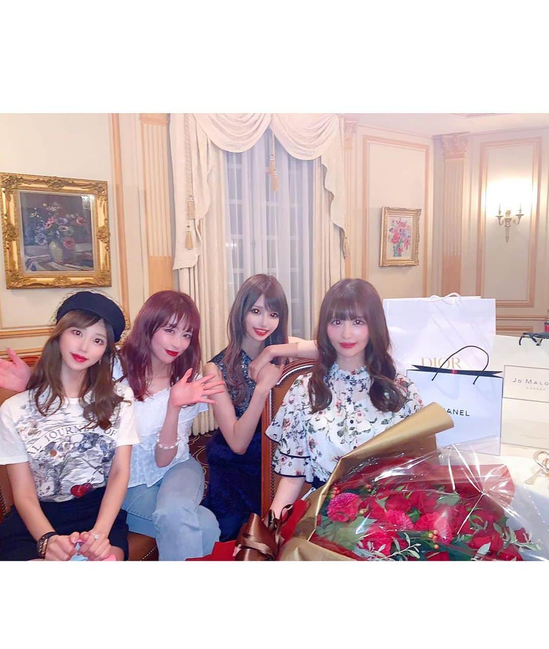 桜咲乃愛さんのインスタグラム写真 - (桜咲乃愛Instagram)「ジョエル・ロブションプライベートサロンでゆいさんのお誕生日会🥰💓💓💓🍾✨  セッティング可愛すぎた〜🥰💓💓💓楽しくて時間経つのあっという間だった！😆♥️♥️🍴  おめでとう〜🥰💕💕💕💕✨  #ジョエル・ロブション#ジョエルロブション #ジョエルロブション恵比寿 #joellerobuchon #プライベートサロン#ディナー#お誕生日会#バースデーディナー #お誕生日パーティー」7月15日 12時52分 - noasama1101