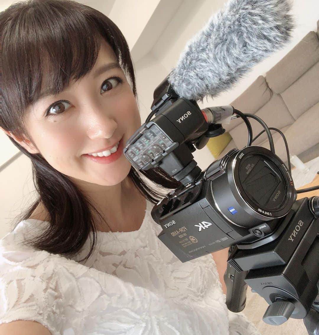 川田裕美さんのインスタグラム写真 - (川田裕美Instagram)「昨日は特番のリモート収録でした✨ ９ヶ月でかなりお腹出ているので、リモートは本当にありがたい✨😭✨ お気遣いに感謝します。」7月15日 12時53分 - hiromikawata163