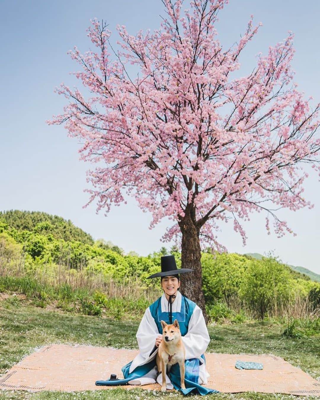ユン・ヒョンミンのインスタグラム：「🌸」