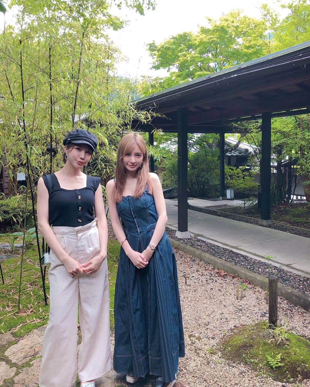 水野星奈さんのインスタグラム写真 - (水野星奈Instagram)「【星野リゾート　界　川治】 鬼怒川にある星野リゾートへ せりちゃんと行ってきました😊💕 初めての栃木初めての星野リゾート😳 緑に囲まれた宿は景色もすごく素敵で癒されました🍃  宿泊施設では、三密を避ける配慮や検温、アルコール消毒などがあり食事も個室で安心🤗 お食事のコースのお料理はどれも美味しくて感動しました👏🥰  久々の旅行疲れた身体をリフレッシュそして自粛続きだったけど久々の遠出は楽しかったなぁ🍃☺️☺️ . . ※写真の時以外はマスクを着用しています😊  #星野リゾート #界鬼怒川 #鬼怒川温泉 #女子旅 #三密を避けた旅」7月15日 13時12分 - seeeiiina.m31