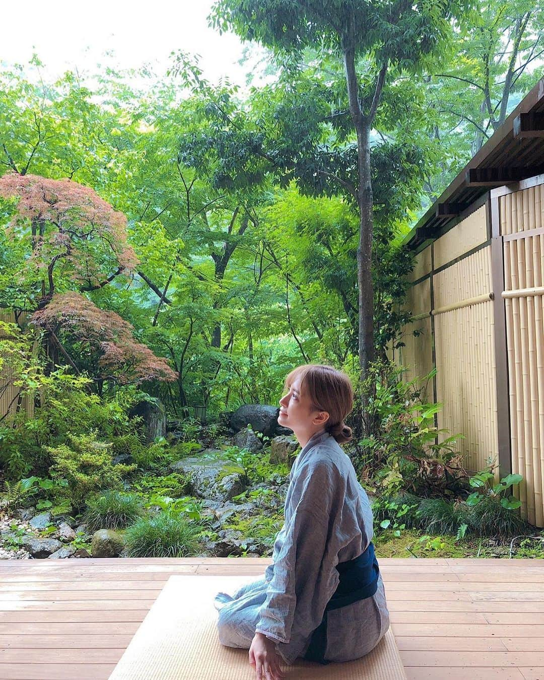 水野星奈さんのインスタグラム写真 - (水野星奈Instagram)「【星野リゾート　界　川治】 鬼怒川にある星野リゾートへ せりちゃんと行ってきました😊💕 初めての栃木初めての星野リゾート😳 緑に囲まれた宿は景色もすごく素敵で癒されました🍃  宿泊施設では、三密を避ける配慮や検温、アルコール消毒などがあり食事も個室で安心🤗 お食事のコースのお料理はどれも美味しくて感動しました👏🥰  久々の旅行疲れた身体をリフレッシュそして自粛続きだったけど久々の遠出は楽しかったなぁ🍃☺️☺️ . . ※写真の時以外はマスクを着用しています😊  #星野リゾート #界鬼怒川 #鬼怒川温泉 #女子旅 #三密を避けた旅」7月15日 13時12分 - seeeiiina.m31