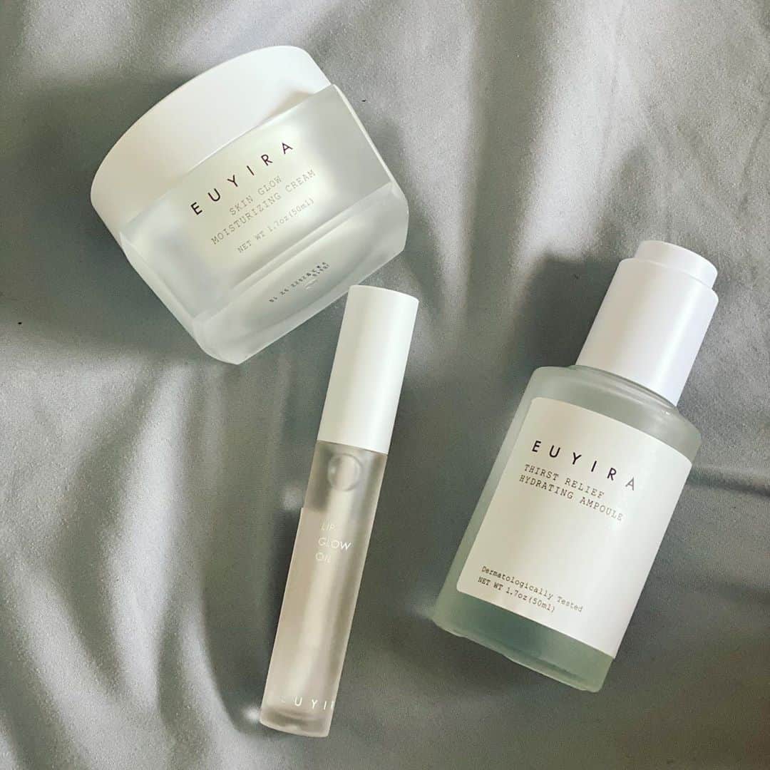 エビアン・クーのインスタグラム：「Hydration overload 💦 congratulations @masarosachan_official on your beautiful skin care product. まーさがオススメしてくれたスキンケアセット保湿力が👌サーフィンで肌乾燥するからいいね^_^」