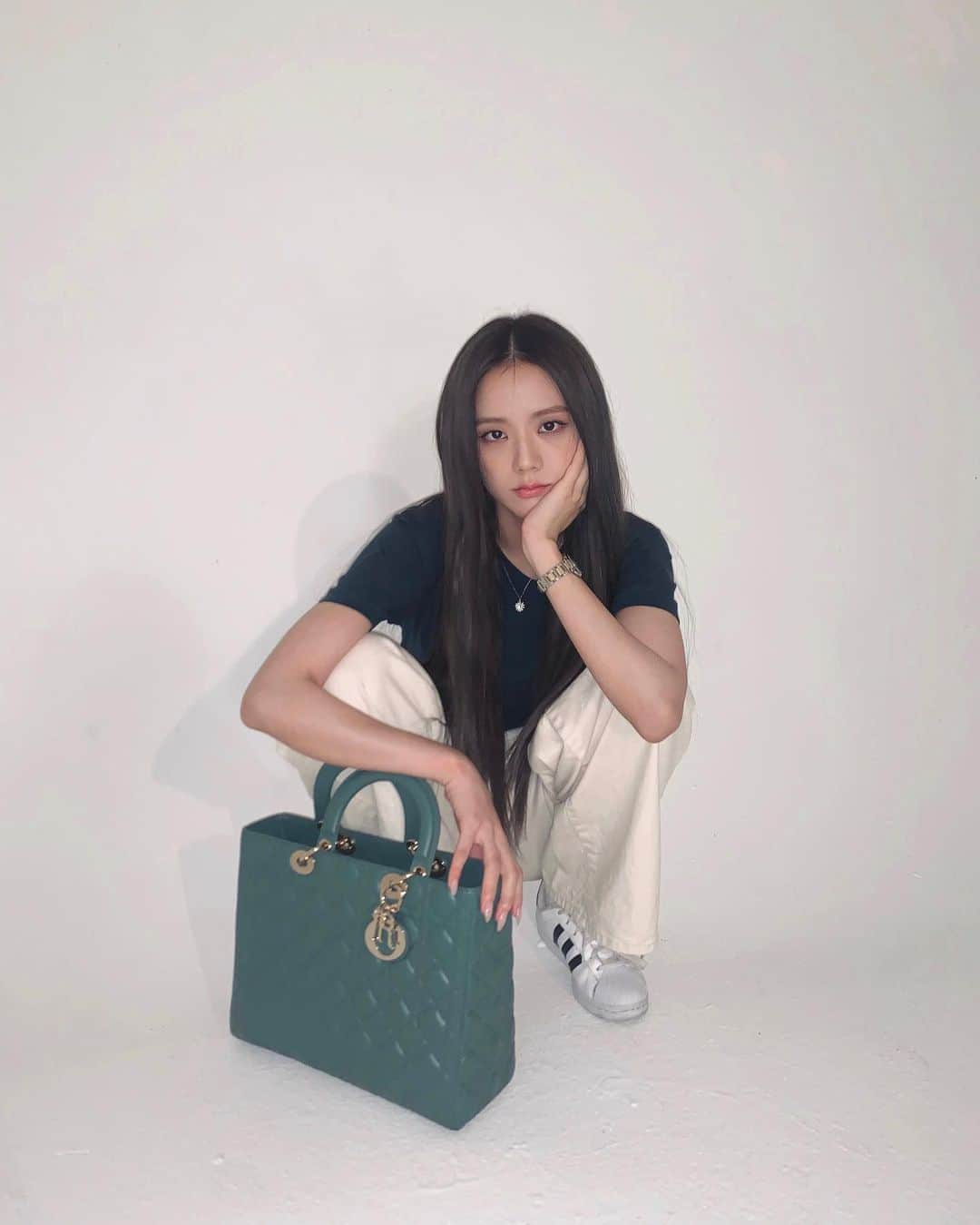 ジスさんのインスタグラム写真 - (ジスInstagram)「#광고 @dior 💚」7月15日 13時27分 - sooyaaa__