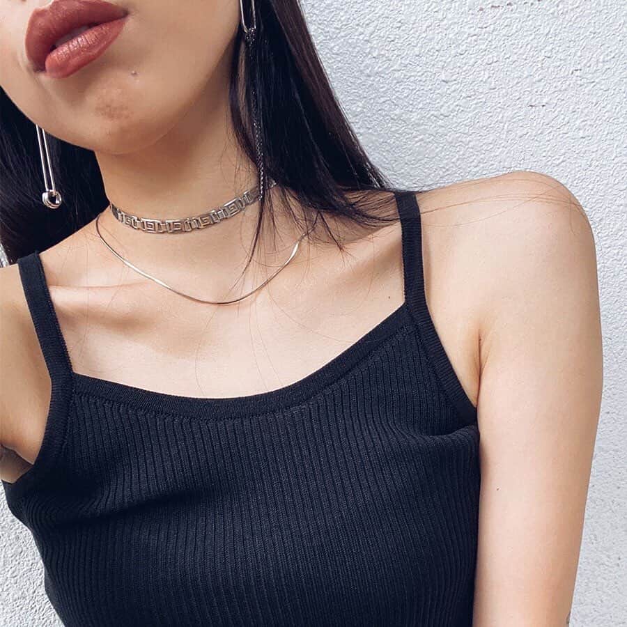 gallerieさんのインスタグラム写真 - (gallerieInstagram)「#restock﻿  ————————————﻿  ﻿  ☑︎ Simple necklace (¥1,000+tax)﻿  ☑︎ Rose chain necklace (¥1,590+tax)﻿  ☑︎ Gchain choker (¥2,590+tax)﻿  ﻿   ▶︎ Official online store  7/14(tue) - 22(wed)﻿ 送料無料  ONLINE STOREはTOPのリンクから﻿  http://www.gallerie-online.jp/ ﻿  ————————————﻿  #お問い合わせ番号w1714﻿  #gallerie#selectshop#import#fashion#collection#instafashion#streetsnap#snap#acce#nec」7月15日 13時39分 - kalekale_official