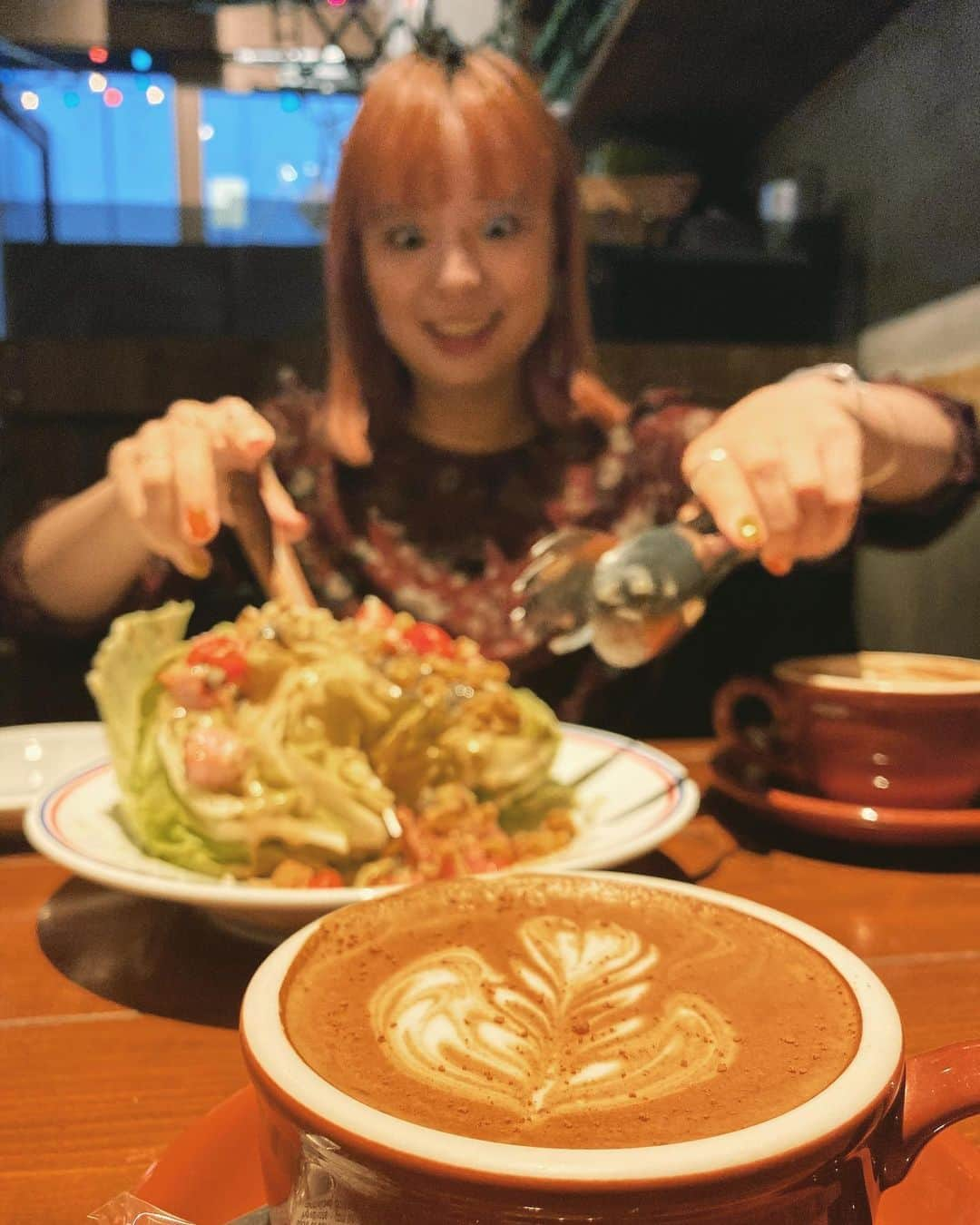 小春さんのインスタグラム写真 - (小春Instagram)「アンチョビキャベツサラダがデカい  #姉カメラ」7月15日 13時49分 - suttokodokkoiii