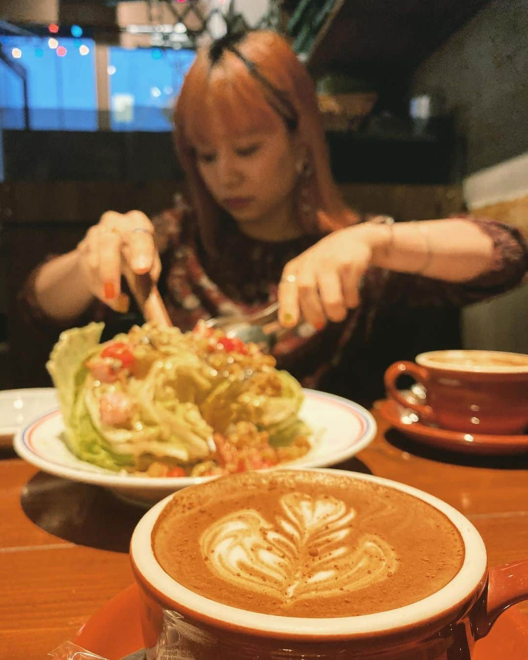 小春さんのインスタグラム写真 - (小春Instagram)「アンチョビキャベツサラダがデカい  #姉カメラ」7月15日 13時49分 - suttokodokkoiii