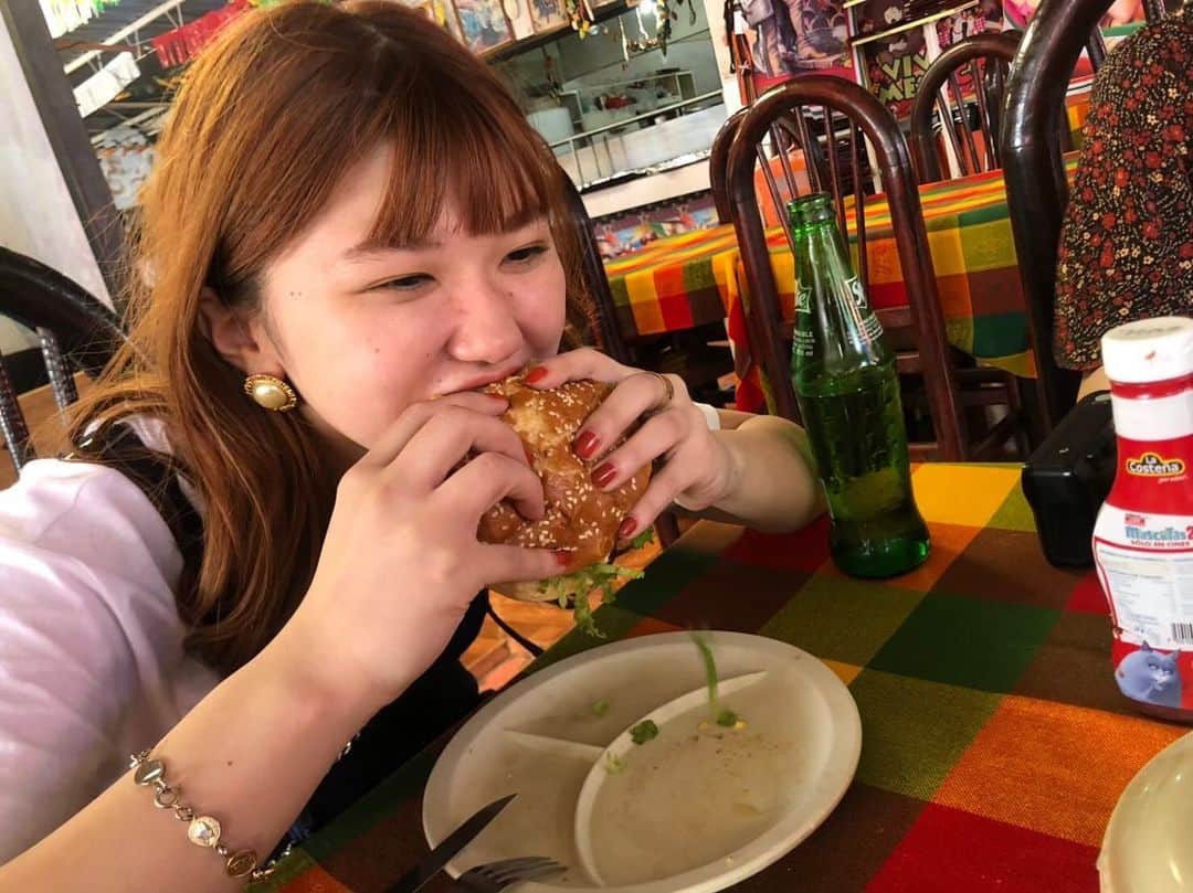 竹内朱莉さんのインスタグラム写真 - (竹内朱莉Instagram)「ハンバーガー食べたいな🤤  #アンジュルム　#ハンバーガー　#食べたい　#お腹すいた　　#Mexico」7月15日 14時04分 - akari_takeuchi.official