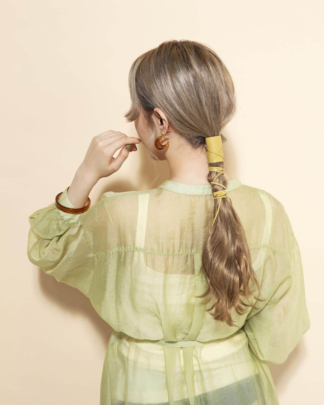 WEGOさんのインスタグラム写真 - (WEGOInstagram)「ㅤㅤㅤㅤㅤㅤㅤㅤㅤㅤㅤㅤㅤㅤ ✔leather hair ribbon ￥1,099(tax in) size:F ㅤㅤㅤㅤㅤㅤㅤㅤㅤㅤㅤㅤㅤㅤ  旬な雰囲気が作れるレザーリボン◎ シンプルなローポニーテールや三つ編みに巻き付けるだけで、トレンド感のあるアレンジに♪ ㅤㅤㅤㅤㅤㅤㅤㅤㅤㅤㅤㅤㅤㅤ  #WEGO #ウィゴー #summer #fashion #hair #ヘア #hairstyle #ヘアスタイル #hairarrange #ヘアアレンジ #ribbon #リボン #leather #レザー #ladies #レディース」7月15日 14時12分 - wego_official