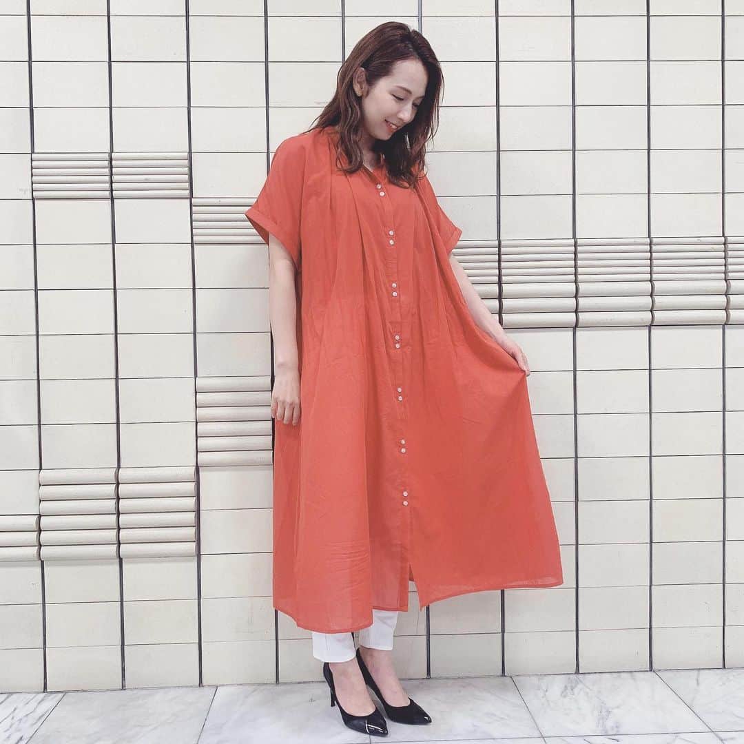 若林翔子さんのインスタグラム写真 - (若林翔子Instagram)「. . ちょっとブレイクタイム！ やっぱり明るい綺麗な色大好き😚  #ちょっとブレイクタイム　#ミヤテレ #衣装　#ワンピース　#元気色 #ベルトはずしてしもた」7月15日 14時37分 - shokowakabayashi1685