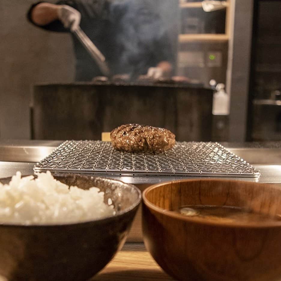 ハンバーグ師匠（井戸田潤）さんのインスタグラム写真 - (ハンバーグ師匠（井戸田潤）Instagram)「挽肉と米 感動の美味さ。 #ハンバーグ師匠 #挽肉と米 #ハンバーグ大師匠」7月15日 14時39分 - jujuju_101010