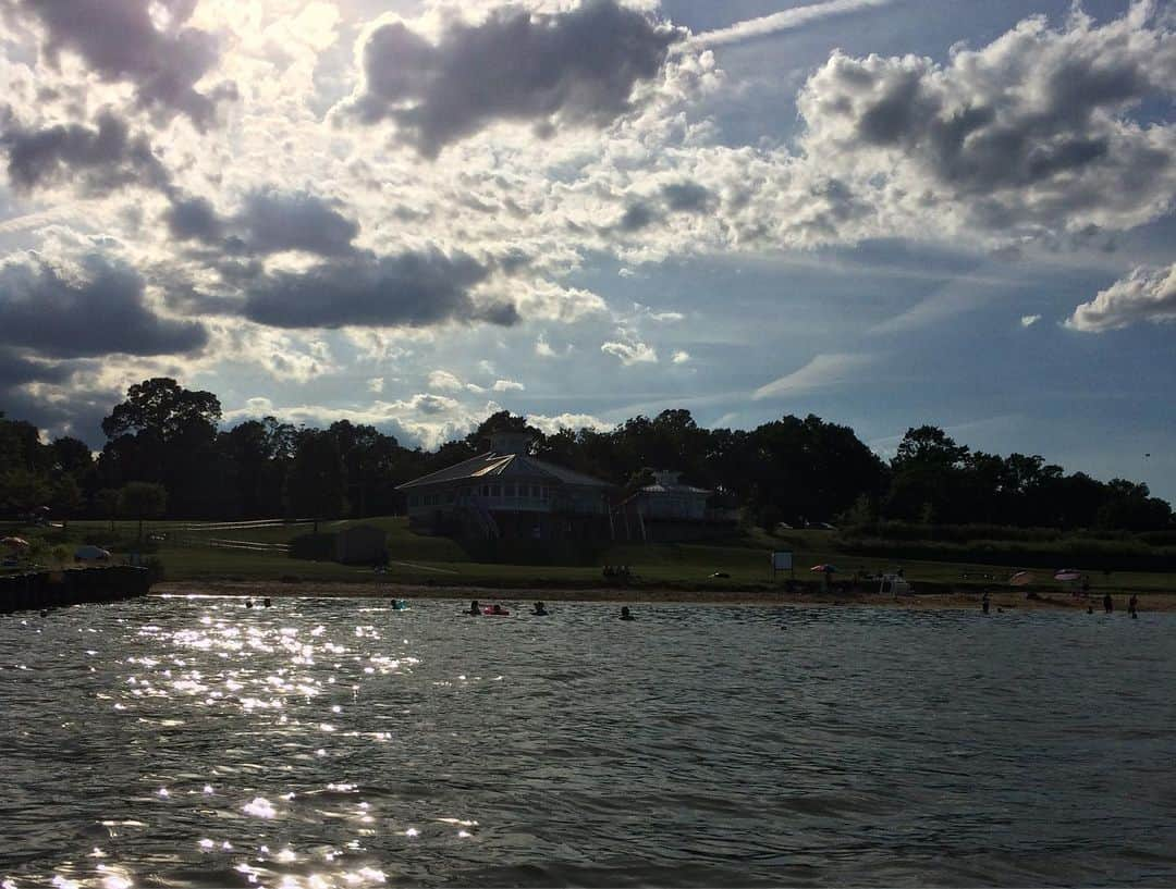 ラリー・ギリアード・Jrさんのインスタグラム写真 - (ラリー・ギリアード・JrInstagram)「That time yesterday when I Kayaked for the first time. Very peaceful. Looking forward to doing it again. 🚣🏾‍♂️🚣🏾‍♂️🚣🏾‍♂️👍🏾 #kayaking #cityboyinnature❤️ #gunpowderfallsstatepark #socialdistancing #2020」7月15日 15時31分 - thereallgjr