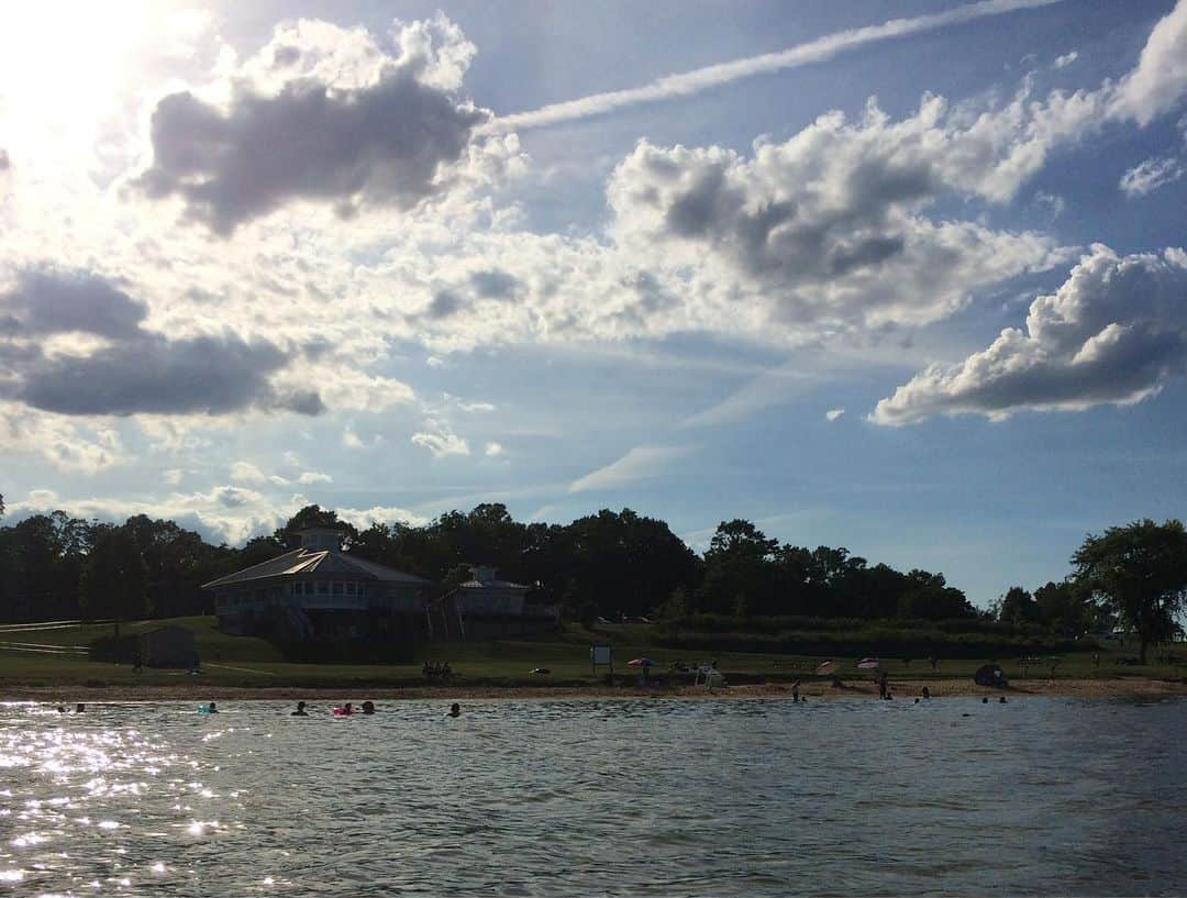 ラリー・ギリアード・Jrさんのインスタグラム写真 - (ラリー・ギリアード・JrInstagram)「That time yesterday when I Kayaked for the first time. Very peaceful. Looking forward to doing it again. 🚣🏾‍♂️🚣🏾‍♂️🚣🏾‍♂️👍🏾 #kayaking #cityboyinnature❤️ #gunpowderfallsstatepark #socialdistancing #2020」7月15日 15時31分 - thereallgjr