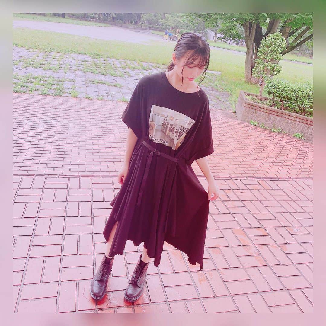 根岸愛さんのインスタグラム写真 - (根岸愛Instagram)「👗💕👗 お仕事でした。 newお洋服を着ました👗 BANKで買った服形可愛くて 着心地も良いです🥰 写真撮る時だけ マスク外してるよ😷 雨ですなぁ☔️☔️ #fashion #whipstaff #BANK #tokyo_bank #shinjuku_bank #onepeace #blak #drmartens #ワンピース #ねぎしふく #ねぎ私服」7月15日 15時42分 - negishiai927