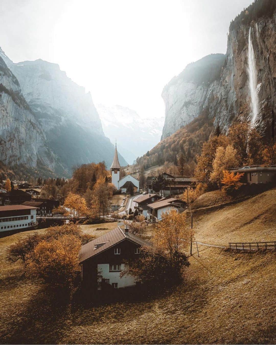 FOLKのインスタグラム：「Tag a photographer you really enjoy following. I’m tagging @chrishenry because I am obsessed with his work. These are all by him!」