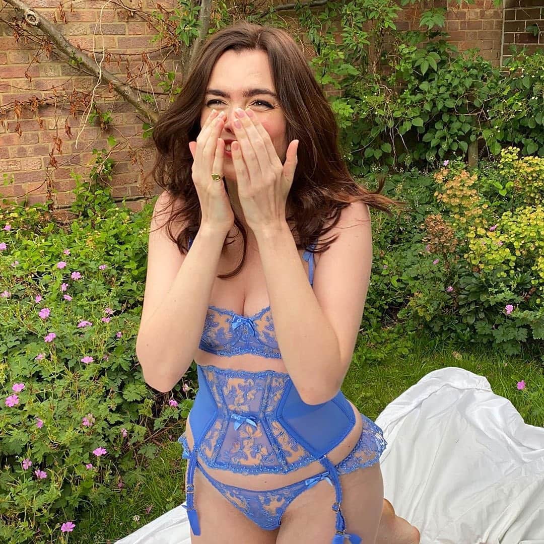Agent Provocateurさんのインスタグラム写真 - (Agent ProvocateurInstagram)「Nowhere to go? No problem! We love a shoot in our backgarden.   @charlihoward wears our Florella set. #LeftToYourOwnDevices #AgentProvocateur」7月16日 1時35分 - agentprovocateur