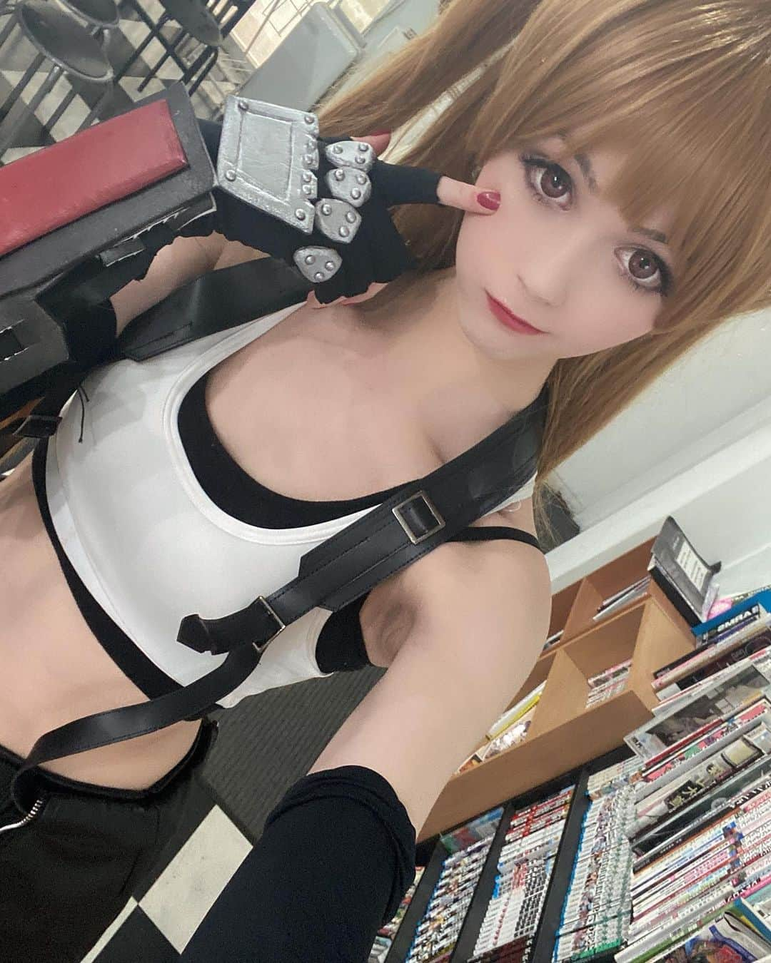 Hirari Ann（ヒラリー アン）さんのインスタグラム写真 - (Hirari Ann（ヒラリー アン）Instagram)「Asuka + tifa = ?」7月16日 1時33分 - hirariann