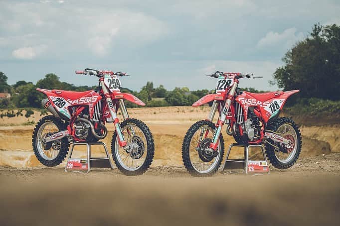 Racer X Onlineさんのインスタグラム写真 - (Racer X OnlineInstagram)「Gas Gas Unveils New MC 450F And MC 250F Motocross Bikes 🔴 With the restart of the 2020 FIM Motocross World Championship just a few weeks away, Gas Gas Factory Racing’s MXGP and MX2 riders are armed with the new Gas Gas MC 450F and MC 250F factory machines. Read more about the new models on RacerXOnline.com #LinkInBio」7月16日 1時46分 - racerxonline
