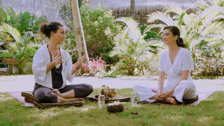 ラライン・シャーのインスタグラム：「My #WellnessWednesday today with holistic practitioner @ann_cousin . Will have the full interview on IGTV soon 🤗」