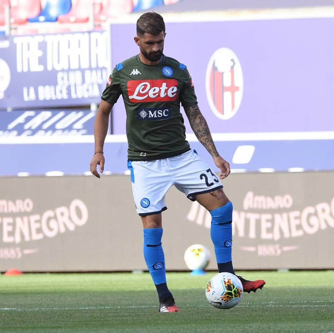 SSCナポリさんのインスタグラム写真 - (SSCナポリInstagram)「‪Warm-up! 🔥‬ ‪⚽️ #BolognaNapoli‬ ‪🇮🇹 @SerieA ‬ ‪💙 #ForzaNapoliSempre‬」7月16日 2時06分 - officialsscnapoli