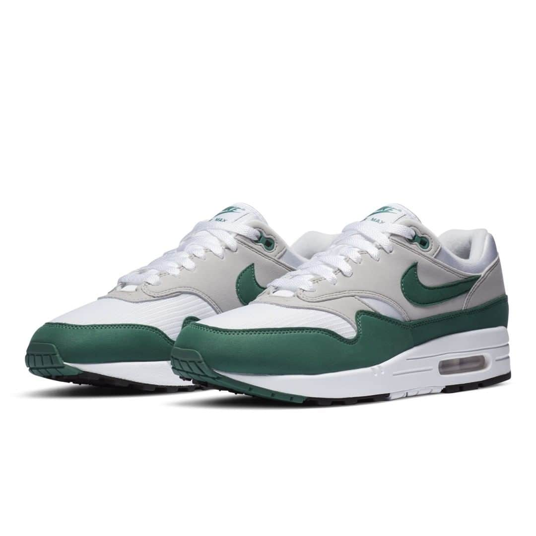 Sneaker Newsさんのインスタグラム写真 - (Sneaker NewsInstagram)「Nike is bringing back the Anniversary shape of the Air Max 1 with this green colorway. It's time for the AM1 to make its return! Link in bio for full details.⁠」7月16日 2時07分 - sneakernews