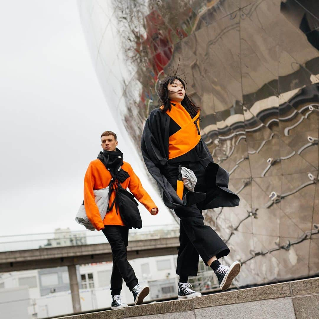 コートエシエルさんのインスタグラム写真 - (コートエシエルInstagram)「Mix, match, repeat 🧡 . . . . #coteetciel #designedinparis #streetmobs #urbanstreetwear #urbanstreetphotogallery #urbanandstreet #streetmagazines #bagdetails #detailsoftheday #detailsmatter #streetactivity #urbangathering #visualarchitects #bagsaddict #bagscollection #estheticlabel #createcommune #urbanaisle #killyourcity #tonekillers #popoforange #streetshared #bagoftheday #bagfashion #bagsandpurses #bagsarelife#streetshared #darkmobs #yngkillers #aspfeatures」7月16日 2時16分 - coteetciel