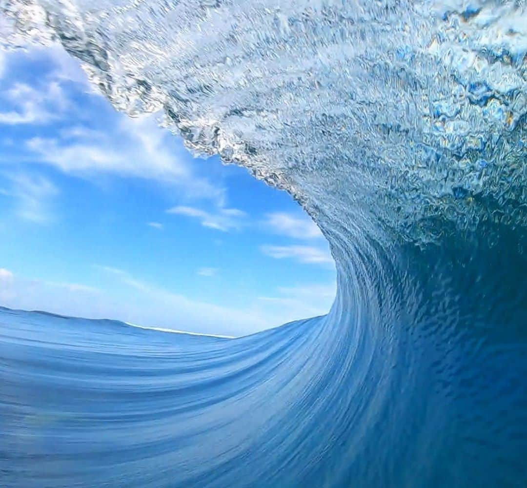 ジェレミー・フローレスさんのインスタグラム写真 - (ジェレミー・フローレスInstagram)「What’s it like to be inside a barrel. You know the feeling ? 🤩. . Vous connaissez cette vision ? Dedans le tube. C’est ce qu’il y a de plus beau en surf 🤩」7月16日 2時20分 - floresjeremy