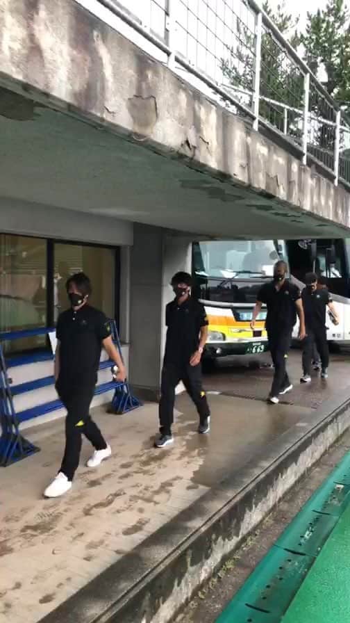 ジェフユナイテッド市原・千葉のインスタグラム：「観戦はDAZNで💁🏻‍♂️✨ http://prf.hn/click/camref:1100l38Vj」