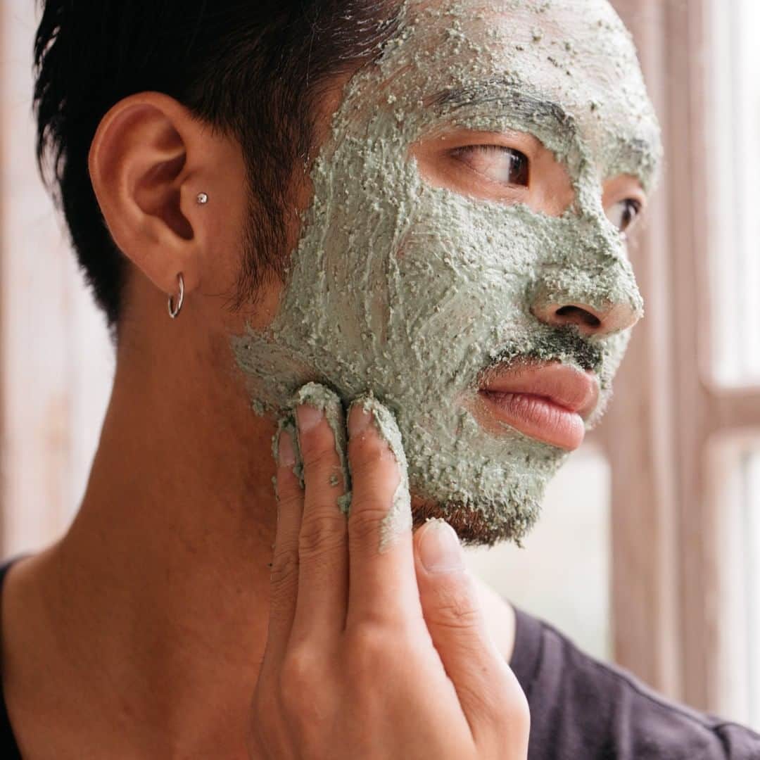 ラッシュジャパンさんのインスタグラム写真 - (ラッシュジャパンInstagram)「日々の洗顔ケアと合わせて、定期的なディープクレンジングで、毛穴すっきりなさらさら肌へ。皮脂を吸着するカオリンとアズキのスクラブがたっぷりの『パワーマスク』は、気になるTゾーンをつるつるに！ ミントの清涼感が心地いいマスクは朝に使うのにもおすすめですよ⏰ -Link in bio⁠ ⁠ #パワーマスク #フレッシュスキンケア #パック」7月15日 18時01分 - lushjapan