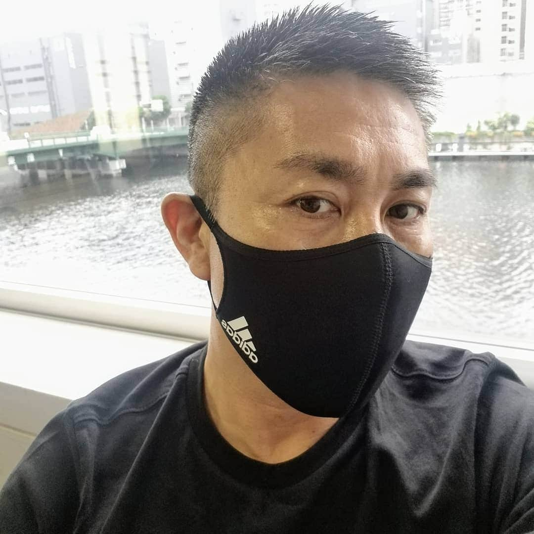 前園真聖さんのインスタグラム写真 - (前園真聖Instagram)「まさかのadidas Face Coverに応募したら当選しました👍 応募してみるものですね😊 #adidasfacecover #adidas #primegreen #hometeam  #staysafe  #前園真聖」7月15日 18時04分 - maezono_masakiyo