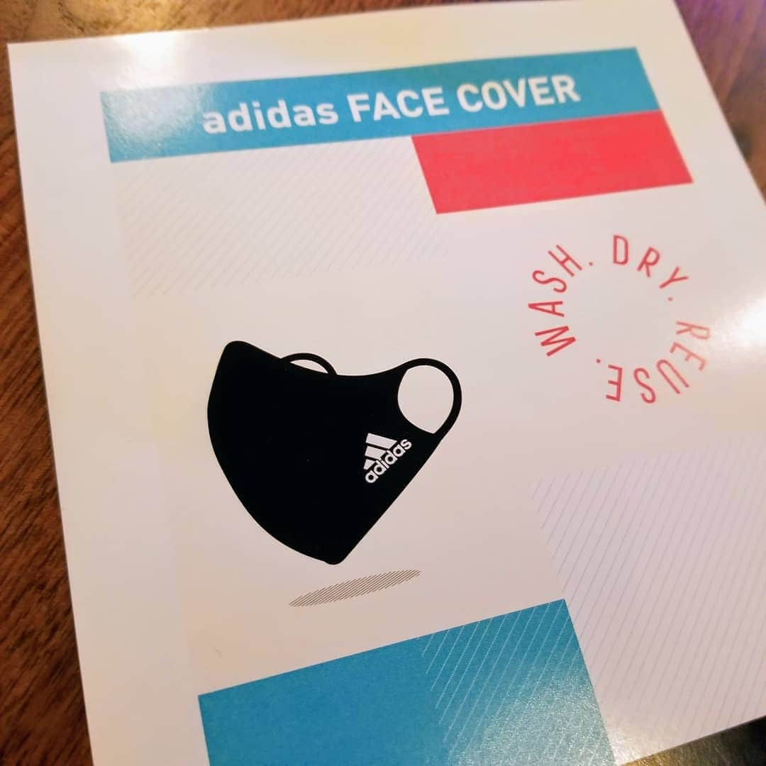 前園真聖さんのインスタグラム写真 - (前園真聖Instagram)「まさかのadidas Face Coverに応募したら当選しました👍 応募してみるものですね😊 #adidasfacecover #adidas #primegreen #hometeam  #staysafe  #前園真聖」7月15日 18時04分 - maezono_masakiyo