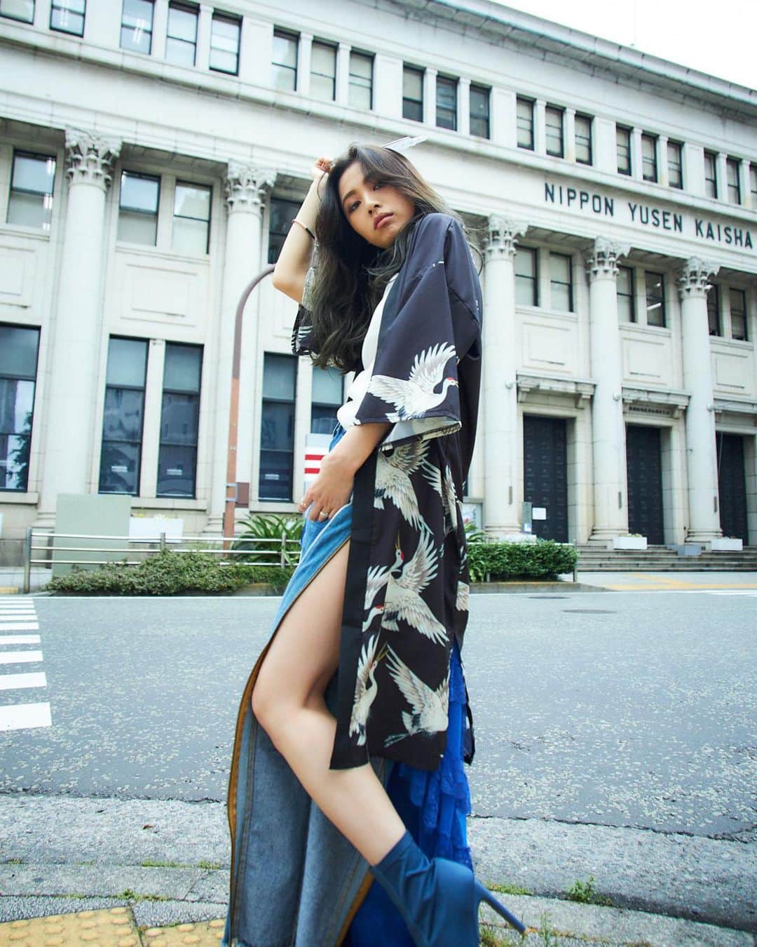 honoka のインスタグラム：「写真集好きな衣装。﻿ 和のテイストが入った衣装がどうしても着たくて﻿ スタイリストさんに望みを叶えてもらいました。﻿ ﻿ 来週からオンライン特典会スタートします💕﻿ みんなと話すの楽しみ🙋🏻‍♀️﻿ ﻿ #僾_ほのか﻿ #写真集」