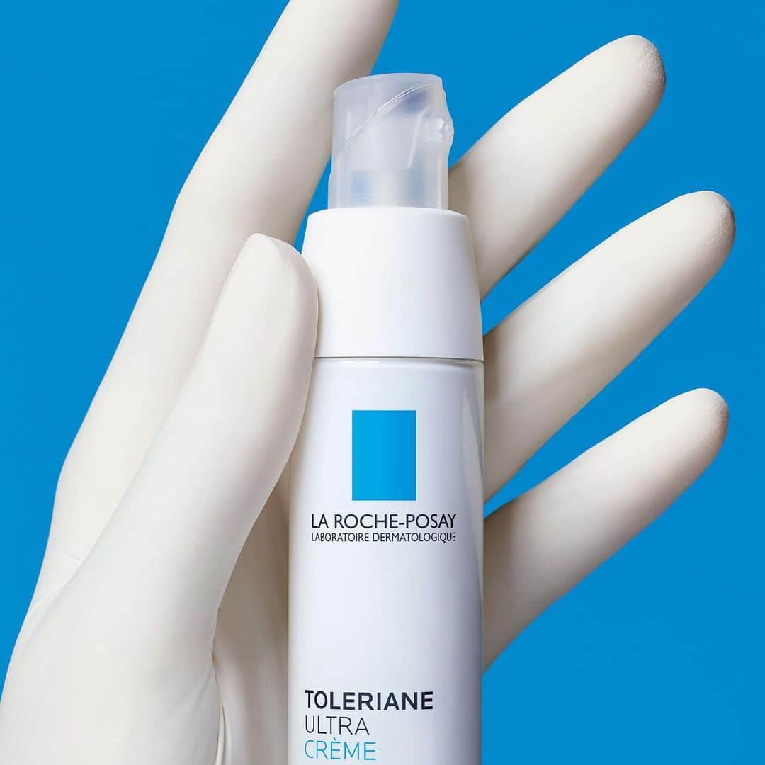LA ROCHE-POSAY JAPAN ラロッシュポゼのインスタグラム：「＼ 夏の保湿ケアに／ . 夏の肌は潤っているように見えて、 実は乾燥していることが多いです... 夏の保湿ケアには、#トレリアンウルトラ がオススメです✨ . トレリアン ウルトラのオススメポイント🌿 ☑️ 低刺激設計のクリーム ☑️ 肌なじみの良いテクスチャー ☑️ 雑菌混入を最小限に抑える密閉パッケージ 是非チェックしてくださいね！ また、すでにお試しいただいた方はコメント欄に感想を教えてください♪  . トレリアン ウルトラ 40mL 5,060円 (税込) . #ラロッシュポゼ #larocheposay #トレリアンウルトラ #乾燥肌 #敏感肌 #敏感肌対策 #スキンケア #低刺激 #夏メイク #敏感肌コスメ #ドクターズコスメ #保湿ケア #美肌レシピ #美肌作り #肌荒れ改善 #素肌感 #素肌美人 #素肌美  #スキンケアマニア #肌メンテナンス  #肌断食 #デイリースキンケア #保湿クリーム #お肌ケア  #美容好きさんと繋がりたい #お肌の悩み  #スキンケア好きさんと繋がりたい  #肌荒れ対策 #ボディクリーム」